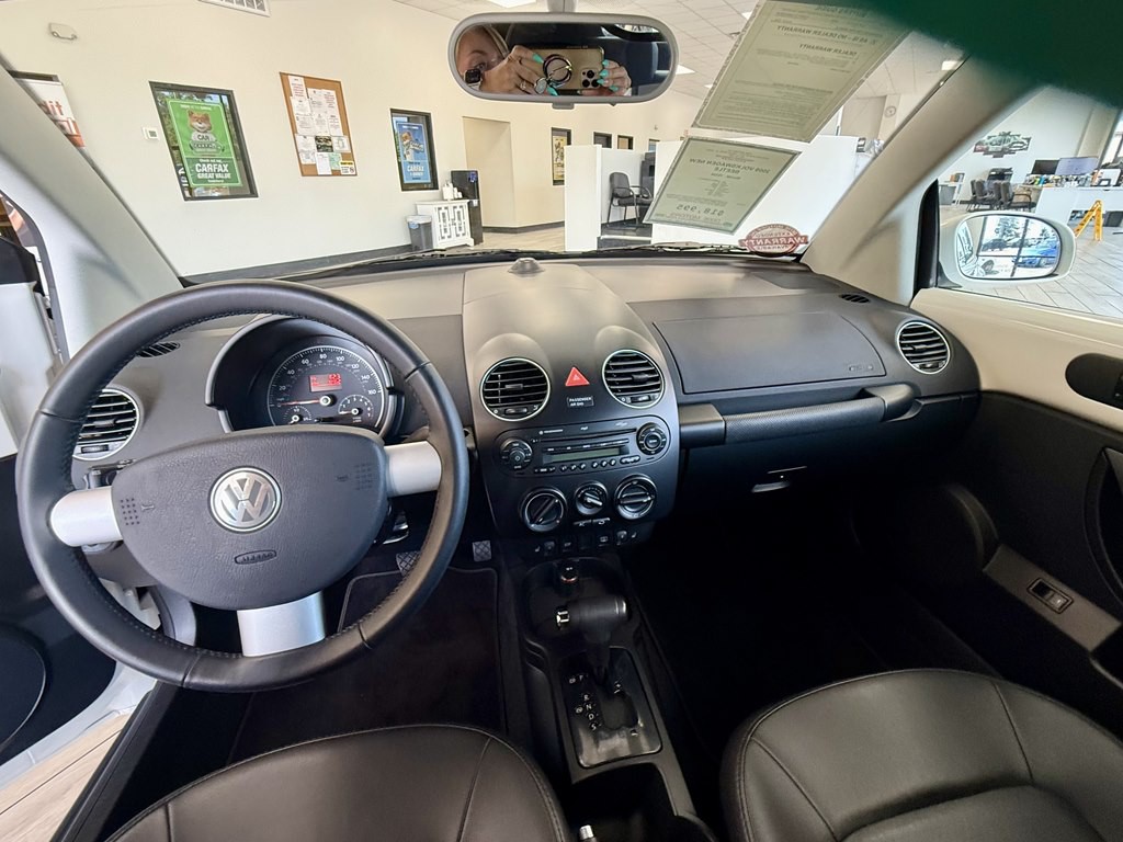 2009 Volkswagen Beetle Image 10