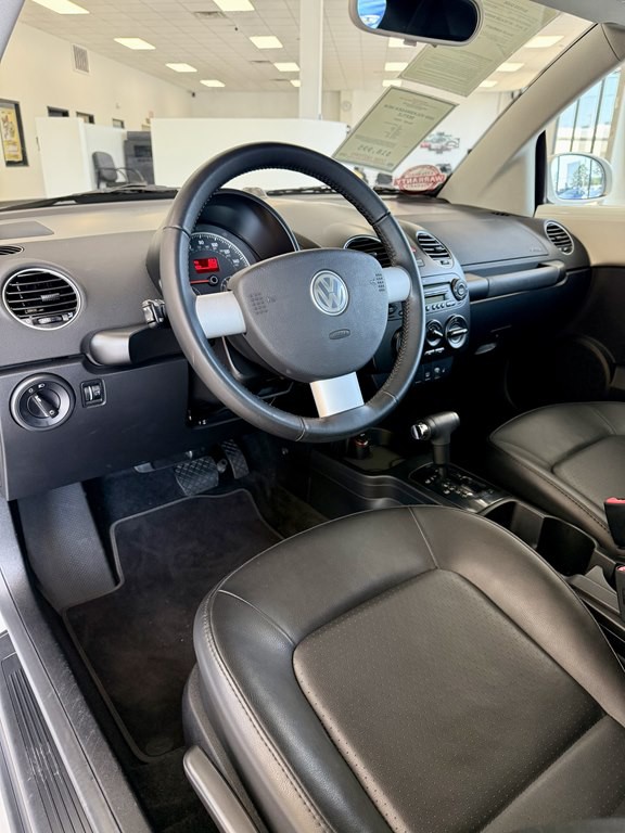 2009 Volkswagen Beetle Image 12