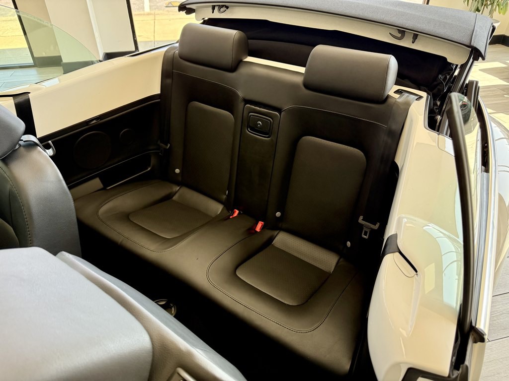 2009 Volkswagen Beetle Image 16
