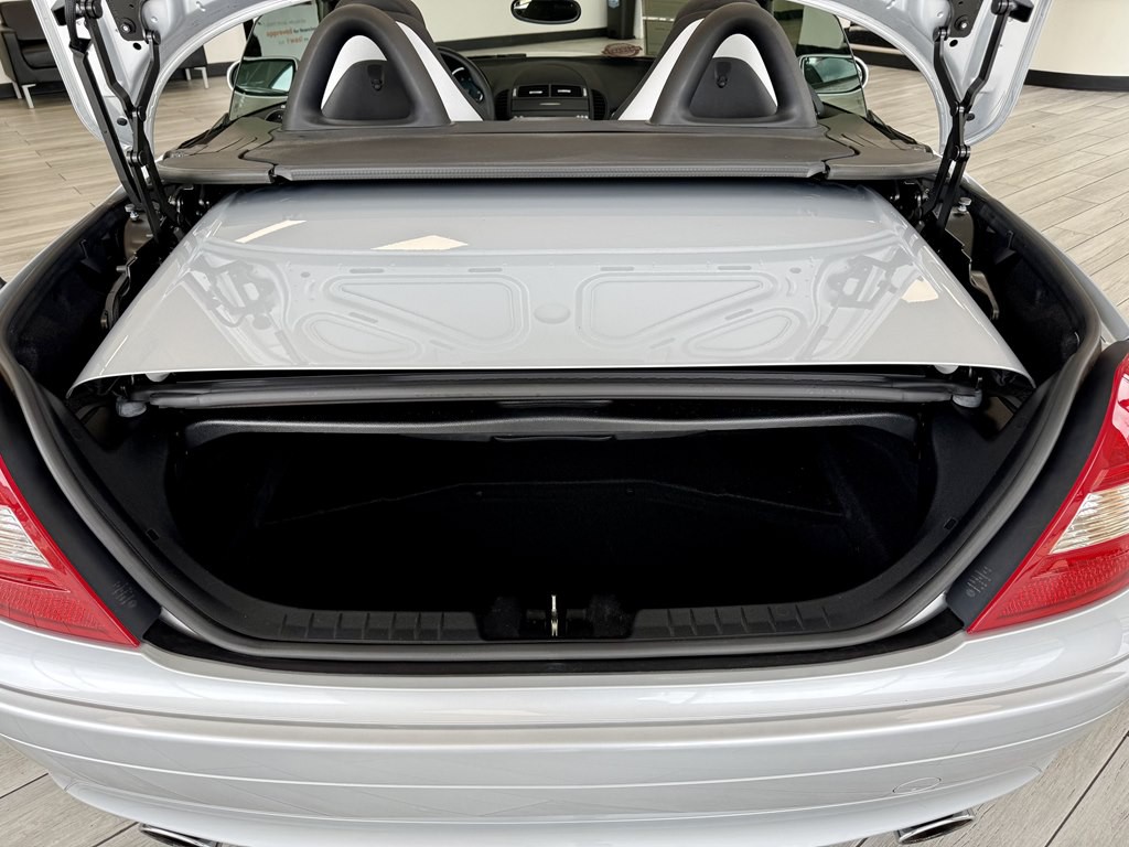 2006 Mercedes-Benz SLK-Class Image 9