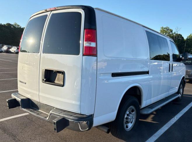2018 Chevrolet Express Image 4