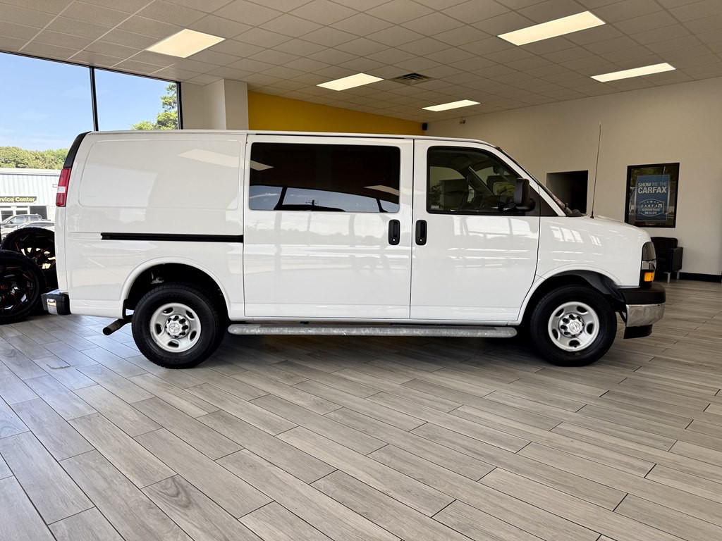 2018 Chevrolet Express Image 5