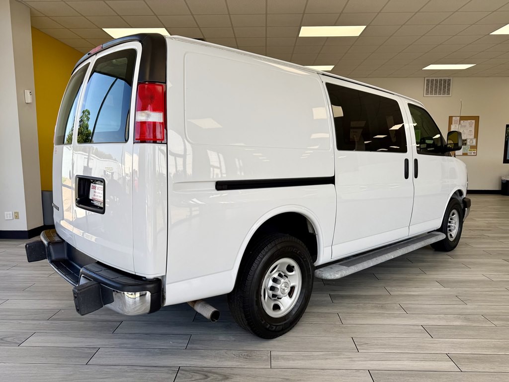 2018 Chevrolet Express Image 6