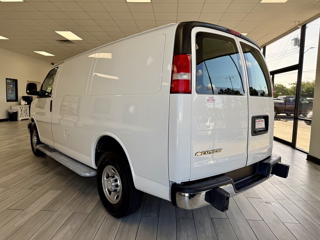 2018 Chevrolet Express Image 7