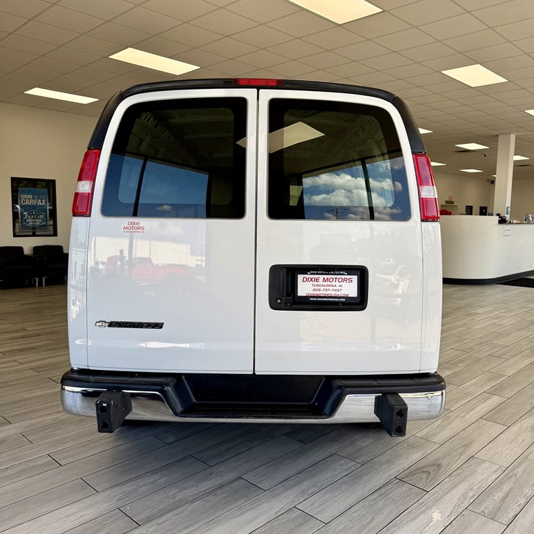 2018 Chevrolet Express Image 8