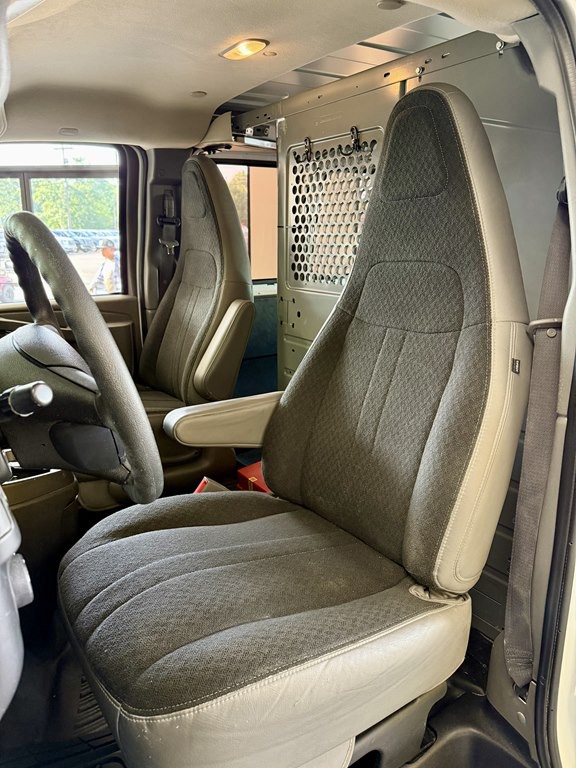2018 Chevrolet Express Image 14