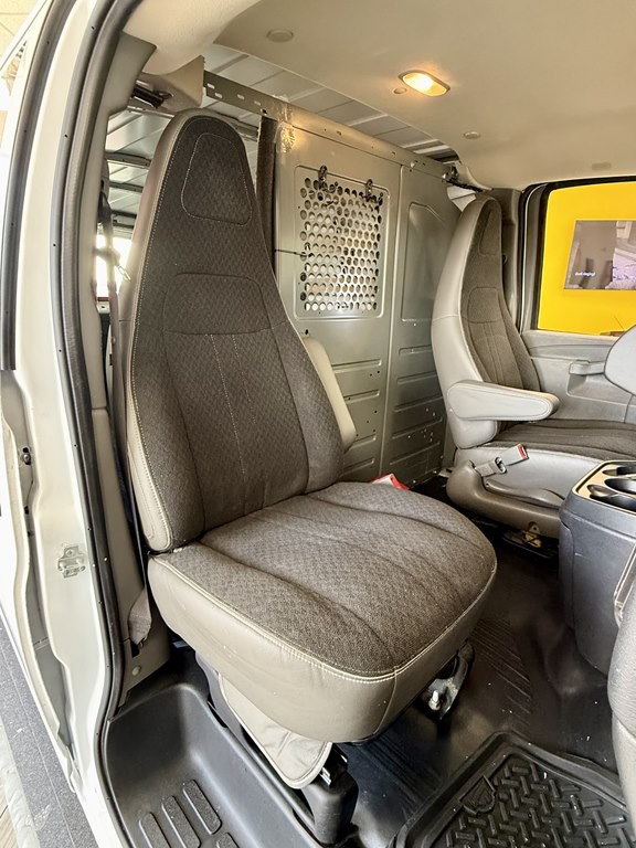 2018 Chevrolet Express Image 16
