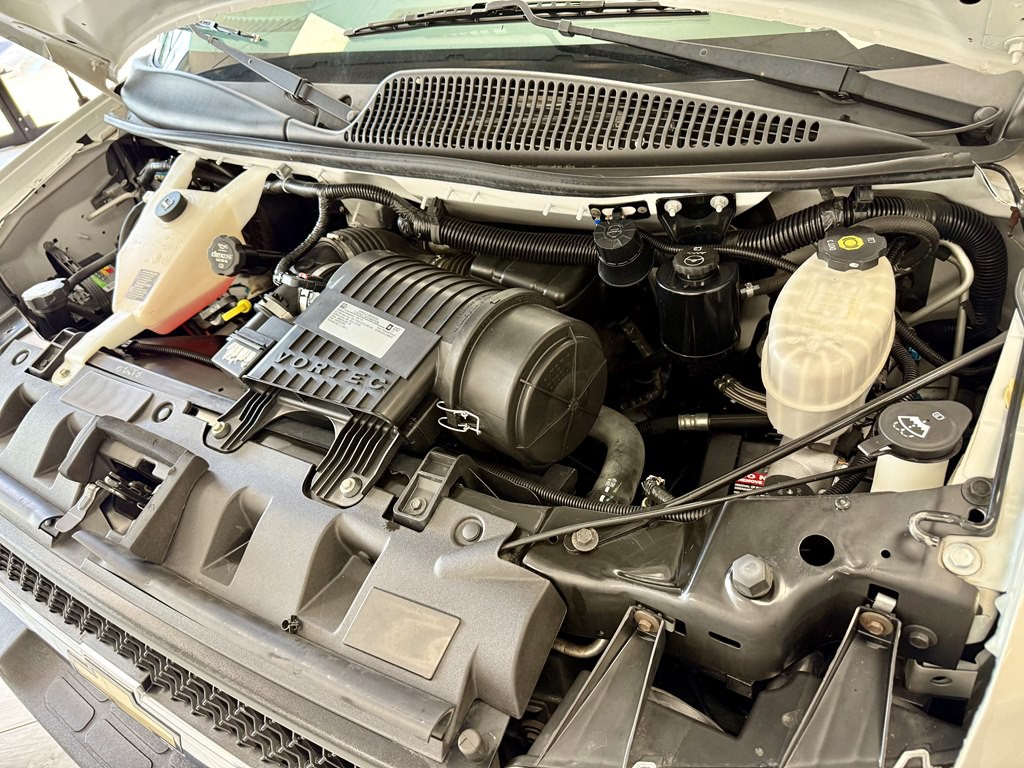 2018 Chevrolet Express Image 17