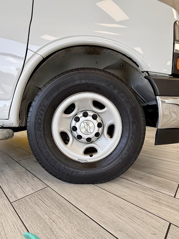 2018 Chevrolet Express Image 18
