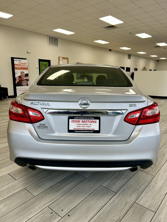 2016 Nissan Altima Image 8