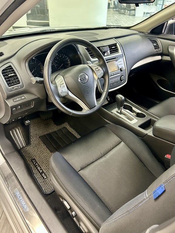 2016 Nissan Altima Image 12
