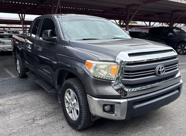 2015 Toyota Tundra Image 1