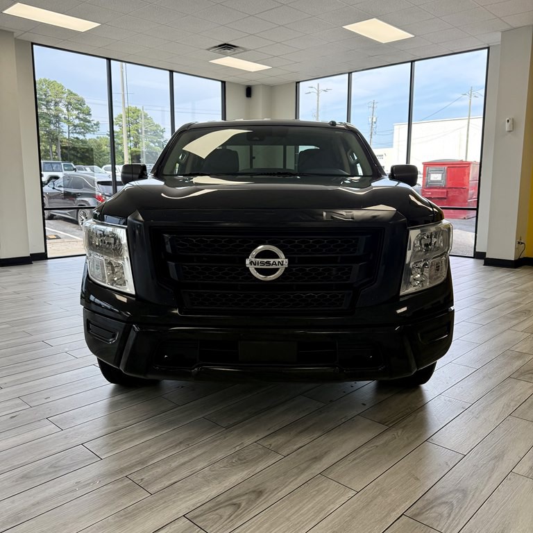 2021 Nissan Titan Image 2