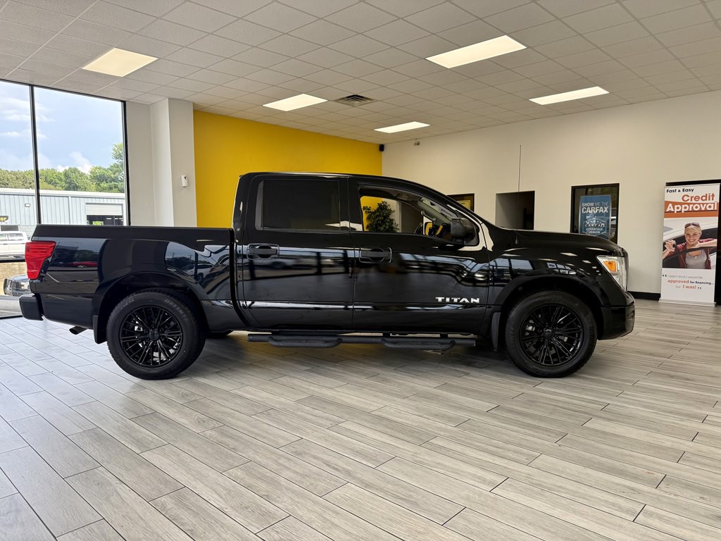 2021 Nissan Titan Image 5