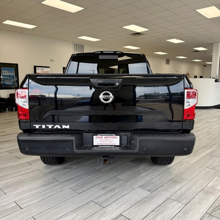 2021 Nissan Titan Image 8