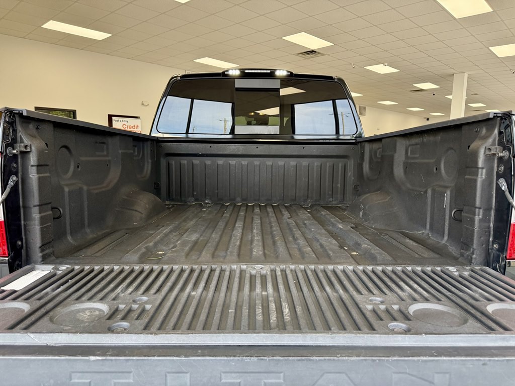 2021 Nissan Titan Image 9