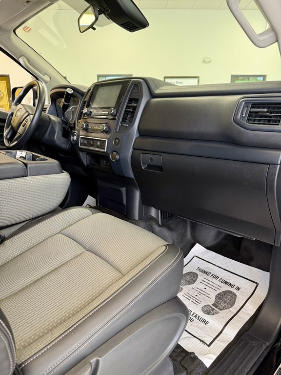 2021 Nissan Titan Image 12