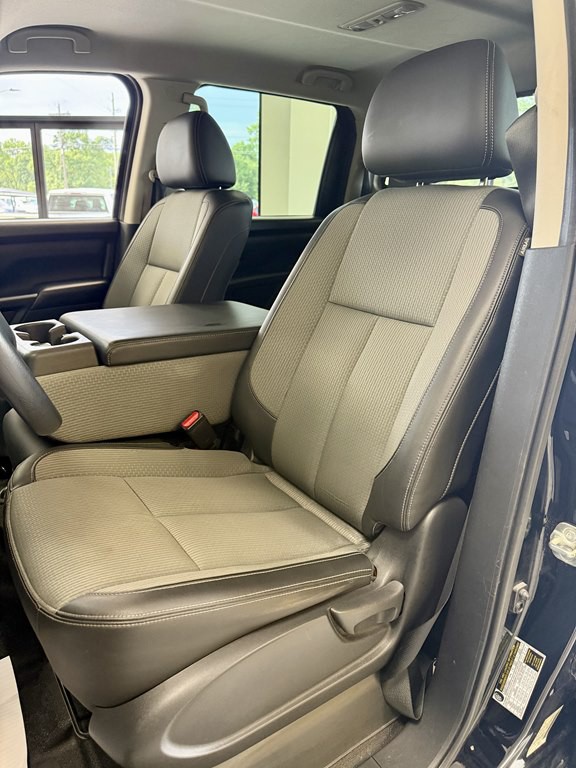 2021 Nissan Titan Image 14