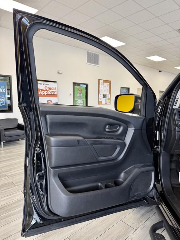 2021 Nissan Titan Image 15