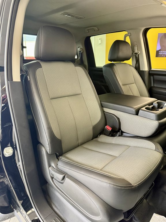 2021 Nissan Titan Image 16