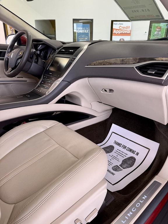 2016 Lincoln MKZ Image 12