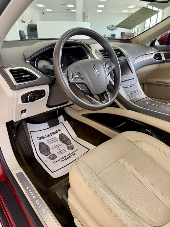 2016 Lincoln MKZ Image 13