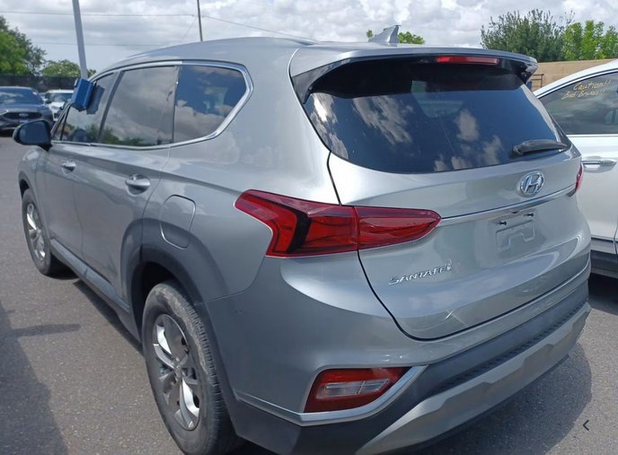 2020 Hyundai Santa Fe Image 2