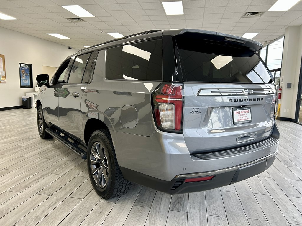2022 Chevrolet Suburban Image 4