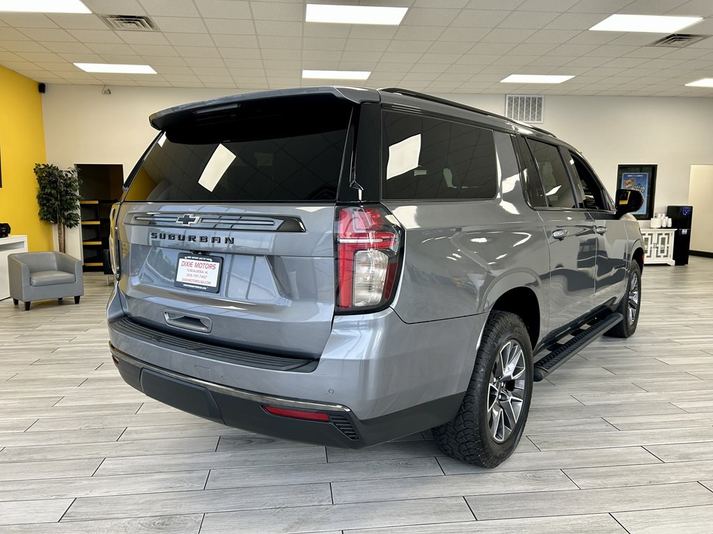 2022 Chevrolet Suburban Image 8