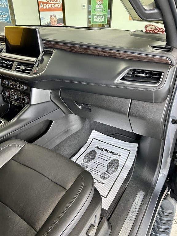2022 Chevrolet Suburban Image 16