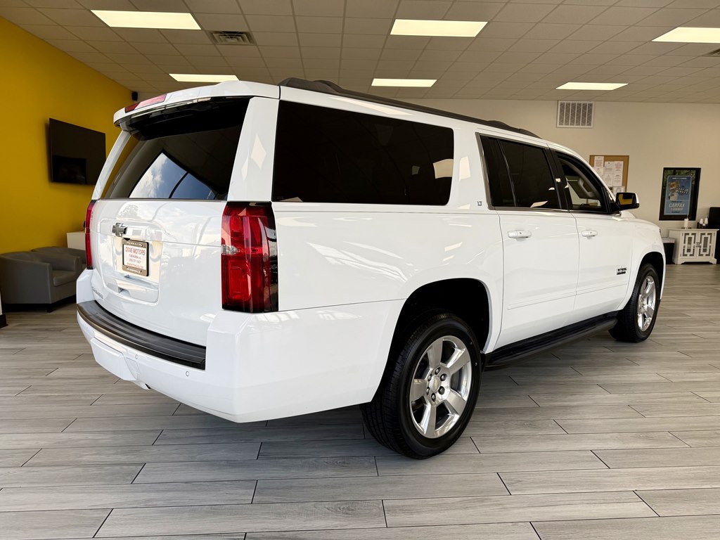2017 Chevrolet Suburban Image 6