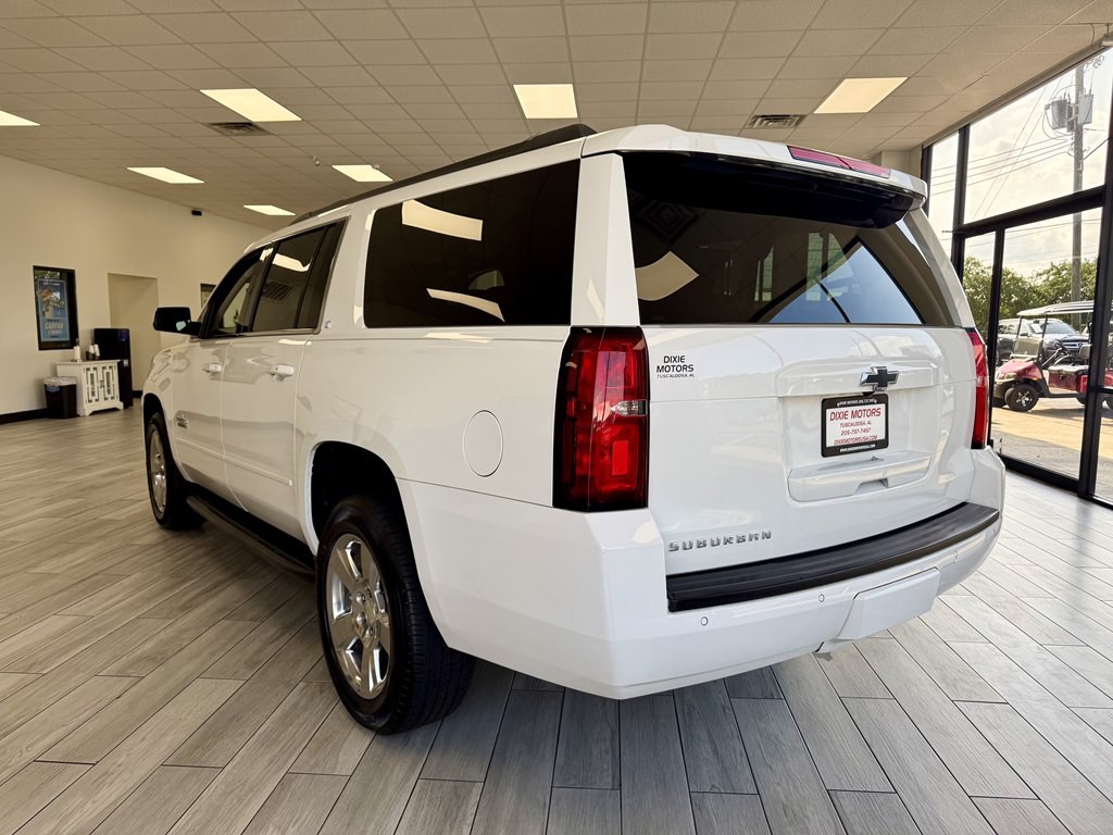 2017 Chevrolet Suburban Image 7