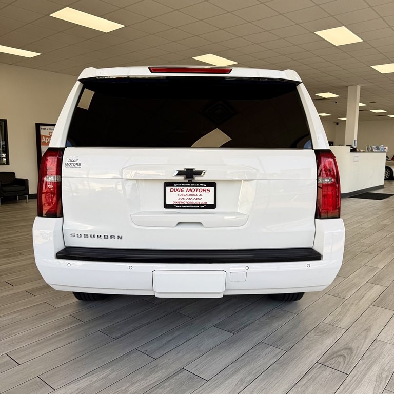 2017 Chevrolet Suburban Image 8
