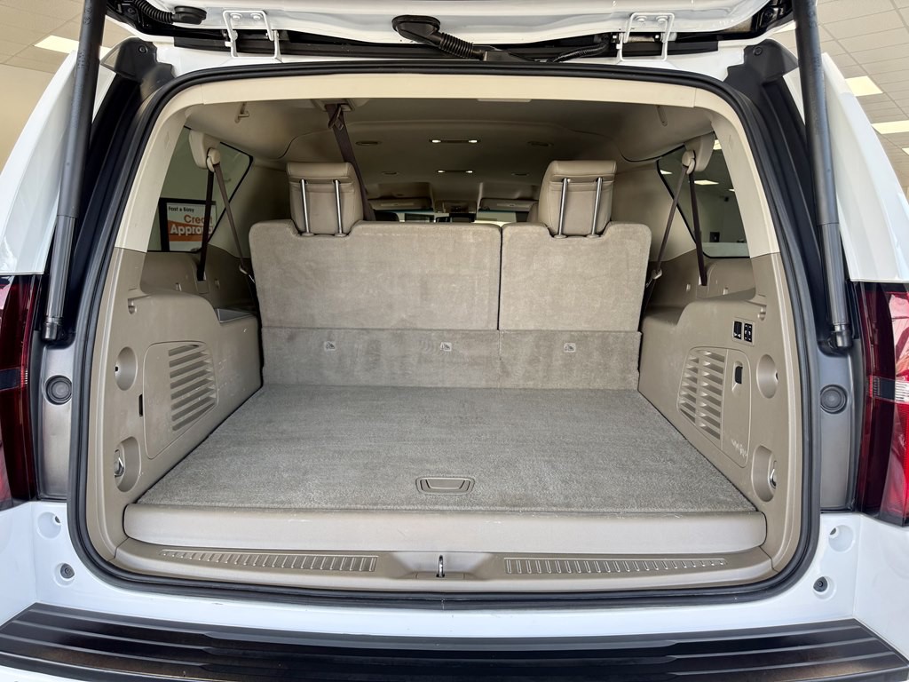 2017 Chevrolet Suburban Image 9
