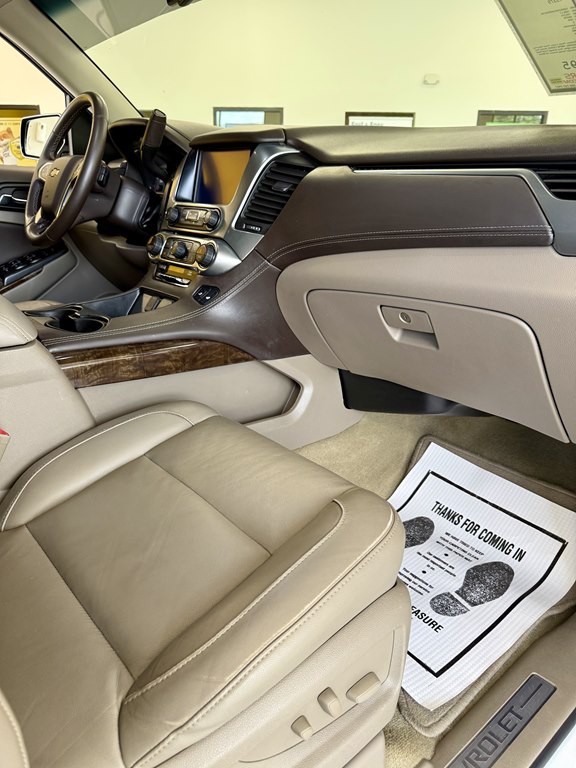 2017 Chevrolet Suburban Image 12