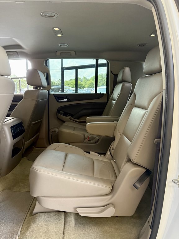 2017 Chevrolet Suburban Image 17