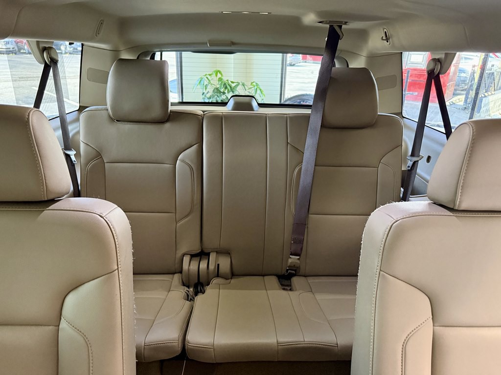2017 Chevrolet Suburban Image 18