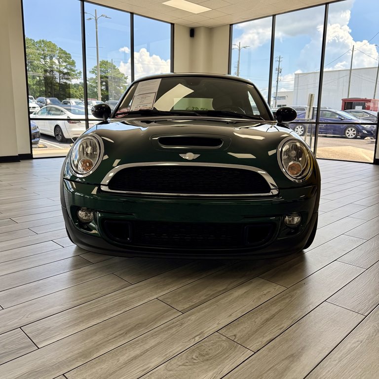 2012 MINI Cooper Image 2