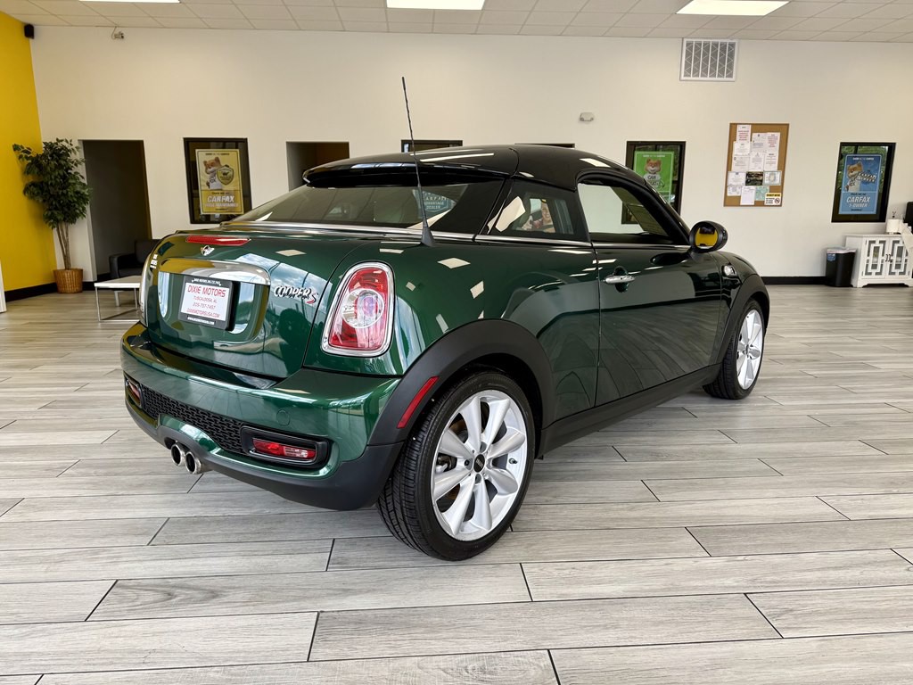 2012 MINI Cooper Image 6
