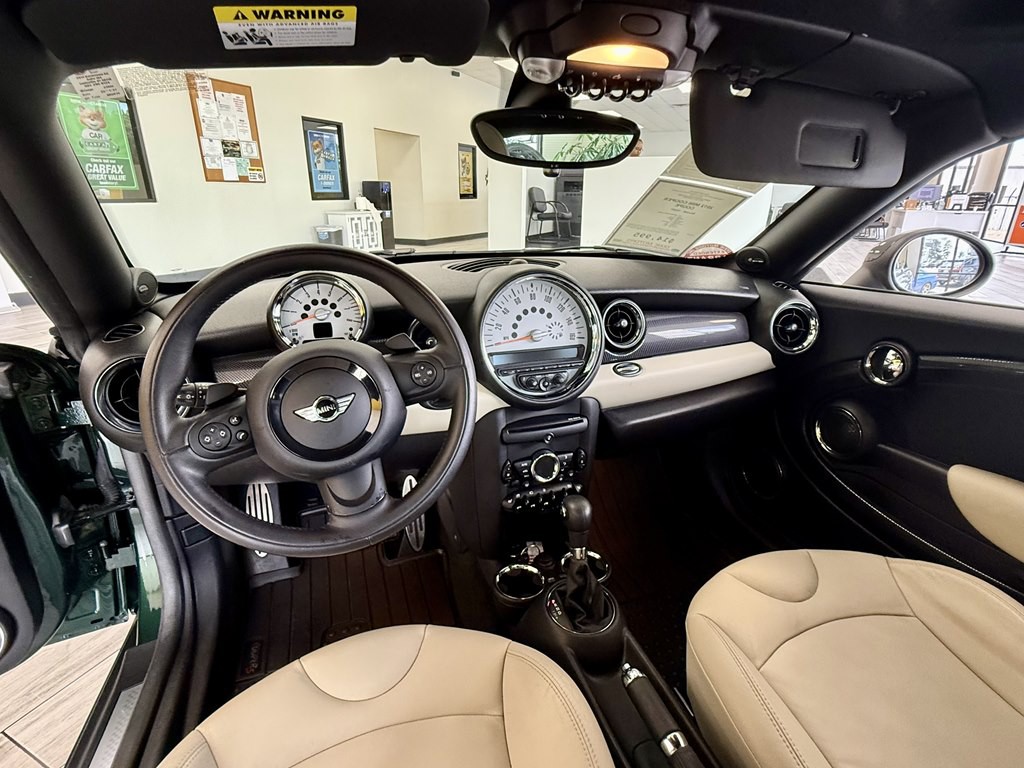 2012 MINI Cooper Image 10