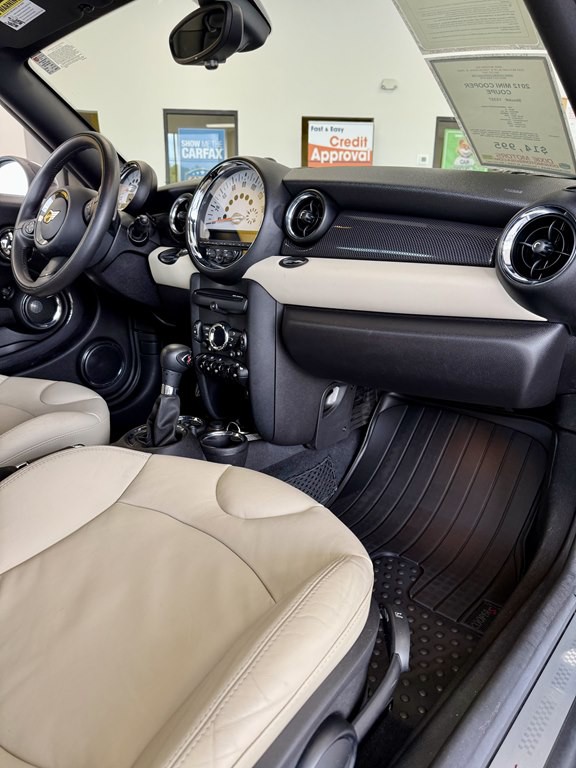 2012 MINI Cooper Image 11