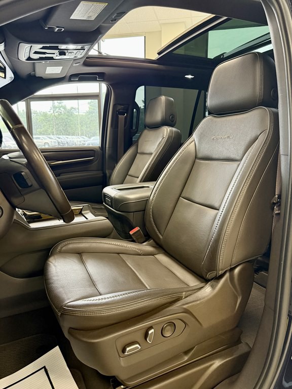 2022 GMC Yukon Image 14