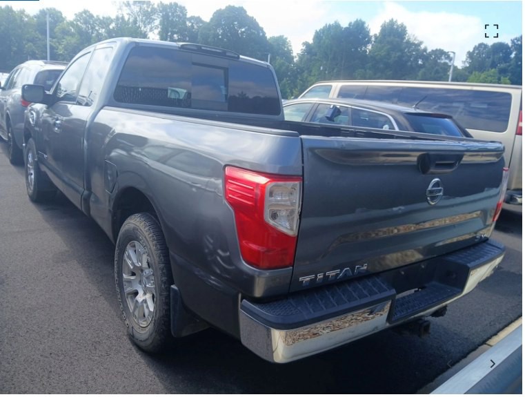 2017 Nissan Titan Image 4