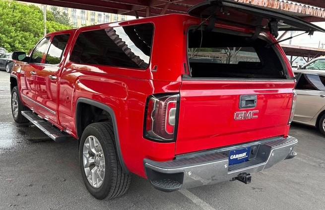 2017 GMC Sierra Image 2