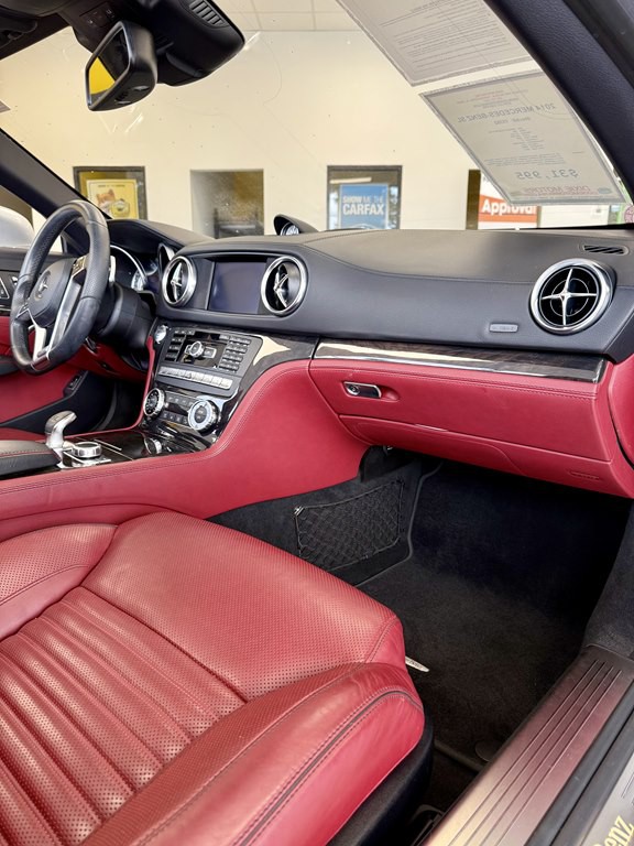 2014 Mercedes-Benz SL-Class Image 12