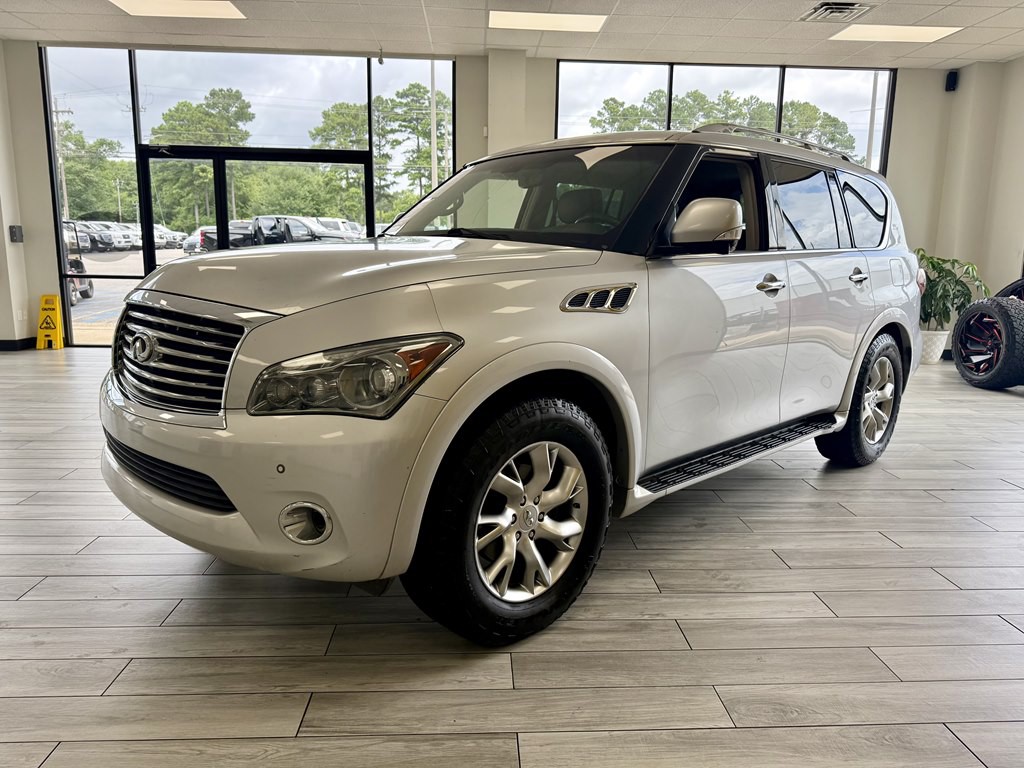 2011 INFINITI QX56 Image 3
