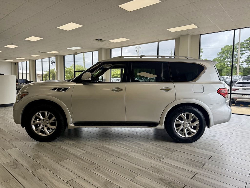 2011 INFINITI QX56 Image 4