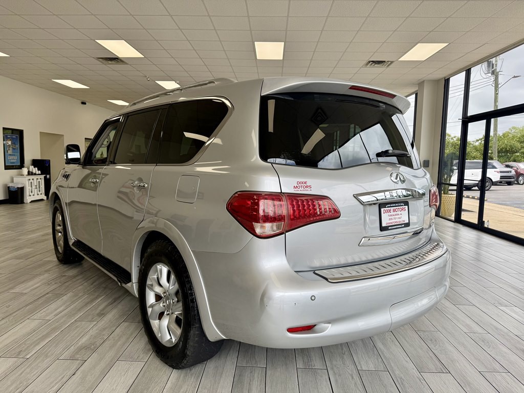 2011 INFINITI QX56 Image 7