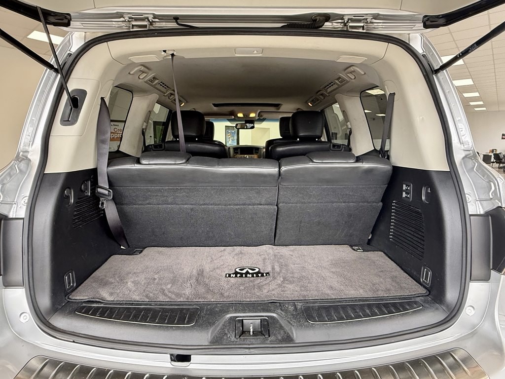 2011 INFINITI QX56 Image 9