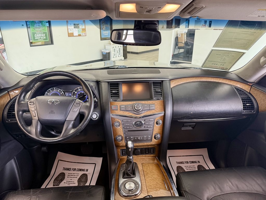 2011 INFINITI QX56 Image 10